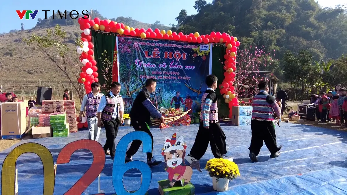 L&ecirc;n Sơn La đ&oacute;n Tết c&ugrave;ng đồng b&agrave;o H'Mong - Ảnh 1.