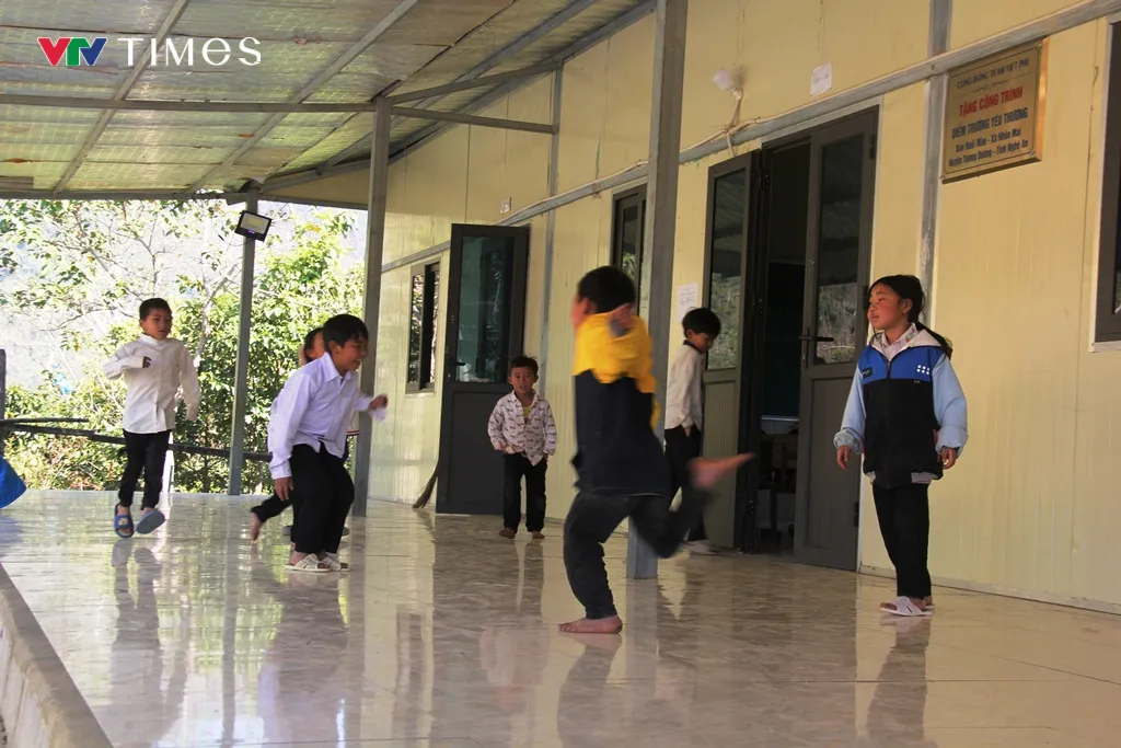 &lsquo;Trồng người&rsquo; tr&ecirc;n đỉnh Huồi Măn- Ảnh 7.