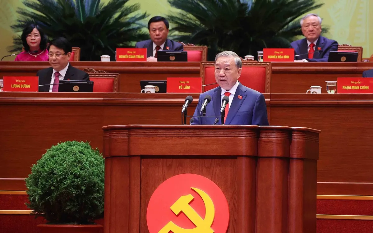 Tổng Bí thư Tô Lâm trình bày Báo cáo về các văn kiện trình Đại hội, đánh dấu một cột mốc quan trọng mở ra kỷ nguyên phát triển mới của đất nước