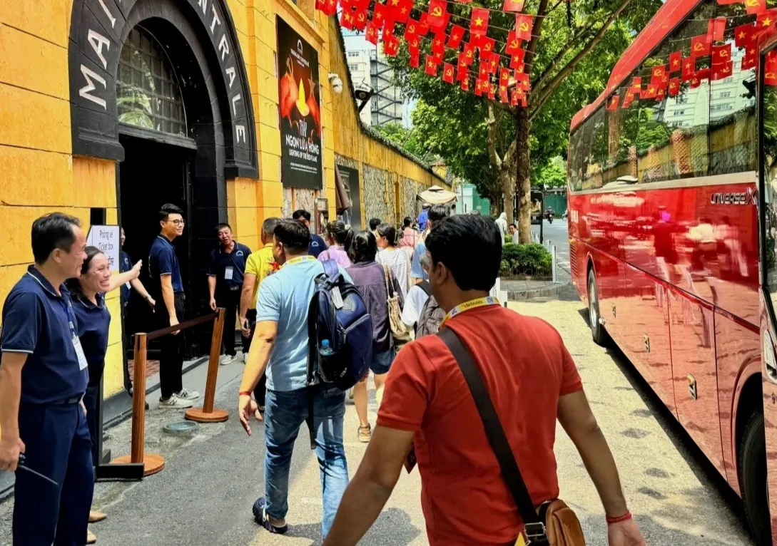 Đ&oacute;n s&oacute;ng "tỷ d&acirc;n": Chiến lược bản địa h&oacute;a dịch vụ để chinh phục thị trường du kh&aacute;ch Ấn Độ v&agrave; Trung Đ&ocirc;ng- Ảnh 2.