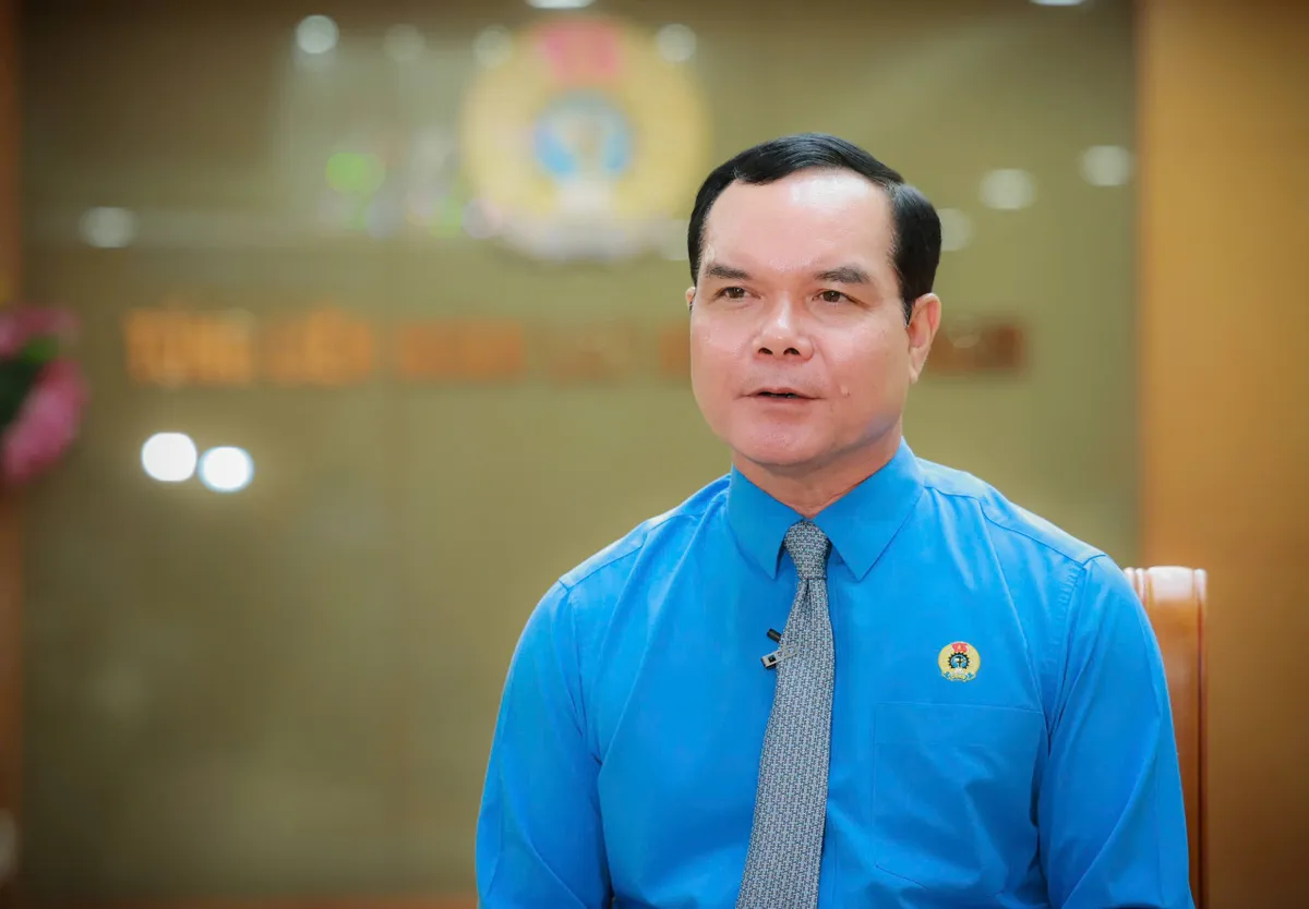 X&acirc;y dựng giai cấp c&ocirc;ng nh&acirc;n vững mạnh v&igrave; sự ph&aacute;t triển của đất nước - Ảnh 1.