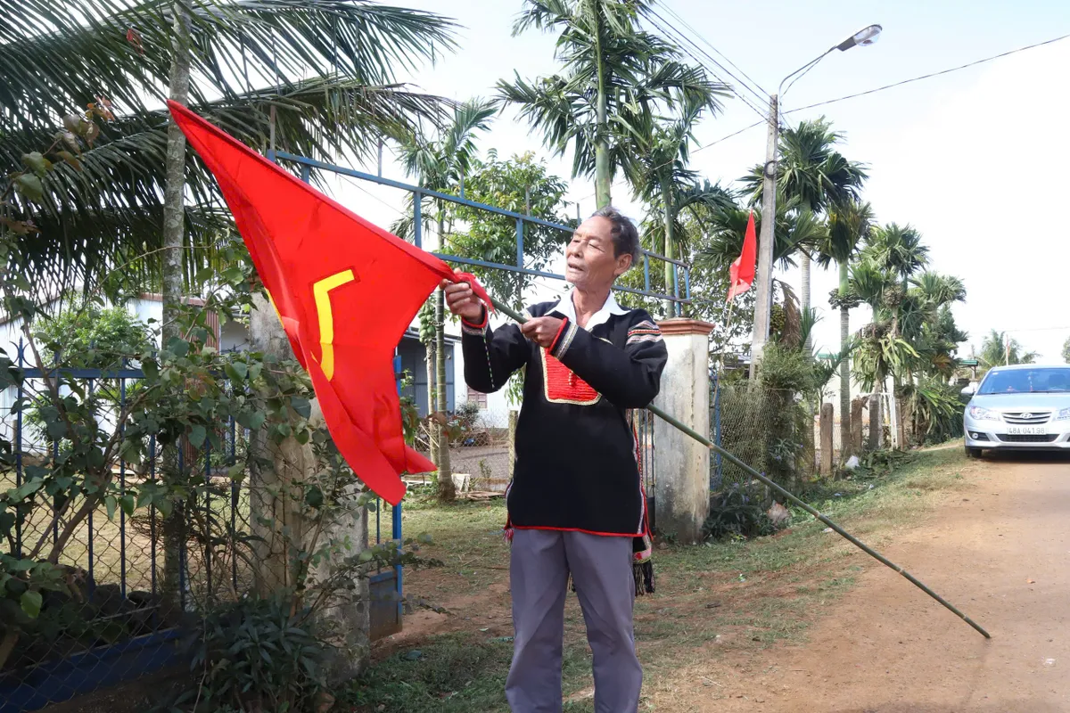 Niềm tin son sắt của đồng b&agrave;o c&aacute;c d&acirc;n tộc Đắk Lắk hướng về Đại hội XIV của Đảng - Ảnh 4.