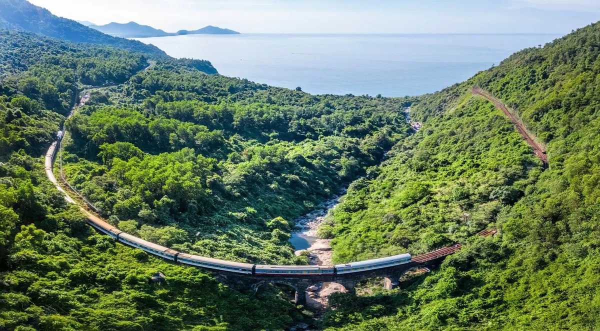 Đề xuất chi hơn 4.500 tỷ đồng n&acirc;ng tốc độ t&agrave;u kh&aacute;ch Bắc - Nam l&ecirc;n 80 km/h - Ảnh 1.