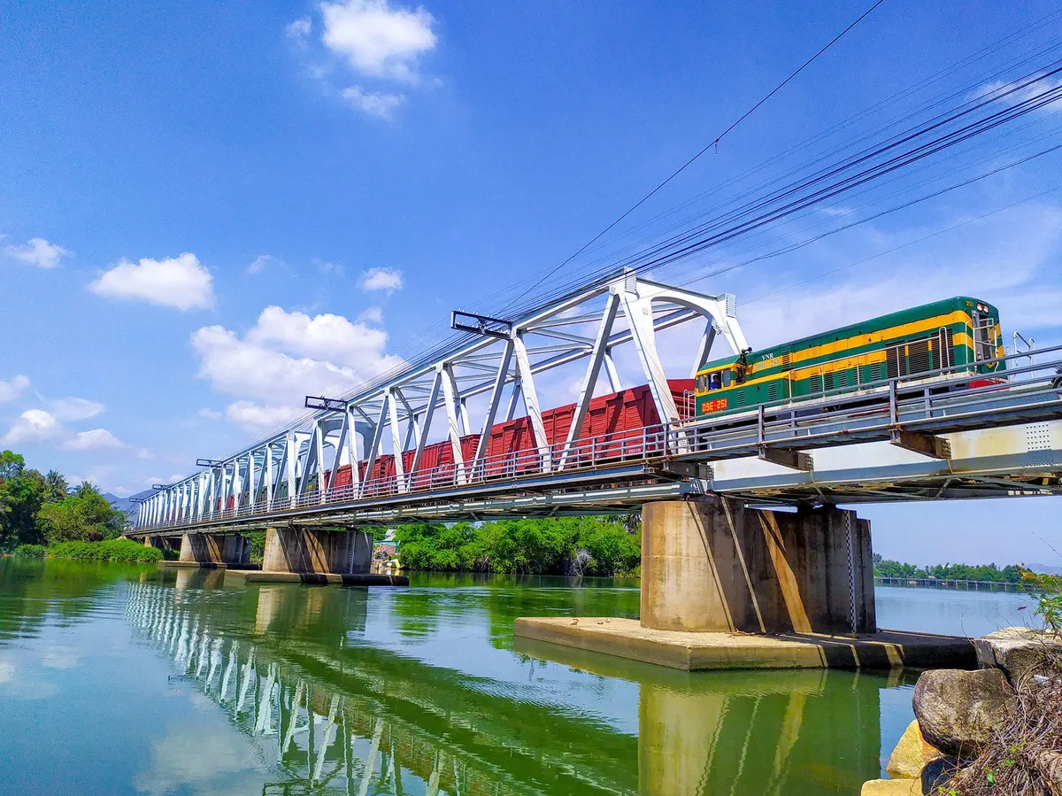 Đề xuất chi hơn 4.500 tỷ đồng n&acirc;ng tốc độ t&agrave;u kh&aacute;ch Bắc - Nam l&ecirc;n 80 km/h - Ảnh 2.