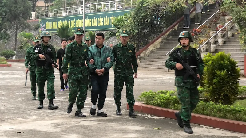 Khởi tố vụ án tổ chức cho người nước ngoài ở lại Việt Nam trái phép tại Lào Cai - Ảnh 3.
