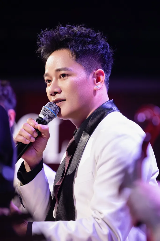 Anh Qu&acirc;n Idol: Từ cuộc thi Thần tượng &acirc;m nhạc đến ca kh&uacute;c trăm triệu view "E l&agrave; kh&ocirc;ng thể" - Ảnh 4.