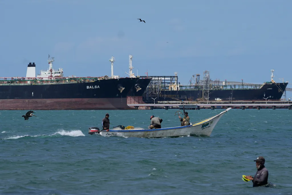 Mỹ bắt giữ t&agrave;u chở dầu thứ 7 c&oacute; li&ecirc;n hệ với Venezuela- Ảnh 1.