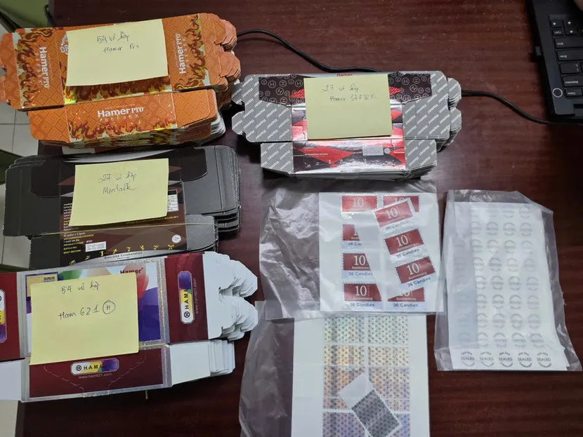 C&ocirc;ng an TP H&agrave; Nội ph&aacute;t hiện, thu giữ số lượng lớn thuốc v&agrave; kẹo k&iacute;ch dục khi tuần tra đ&ecirc;m  - Ảnh 5.