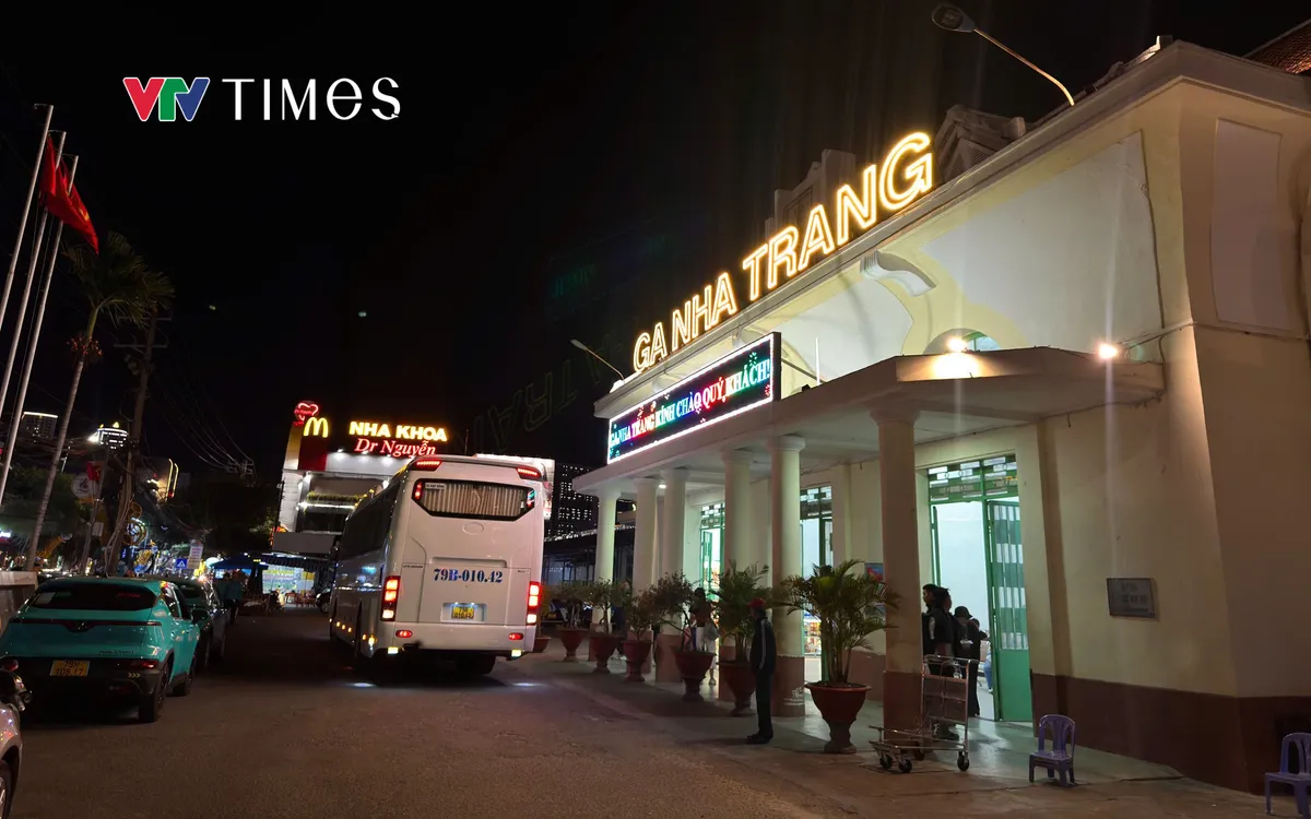 Ga Nha Trang một trong hai nhà ga giữ vai trò chủ lực trong đón, tiễn du khách đến với Khánh Hòa.