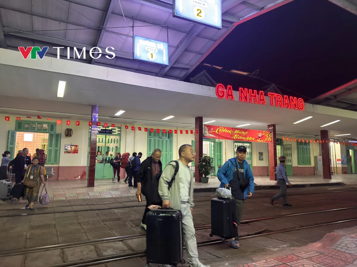 Khánh Hòa: Nâng cao chất lượng phục vụ khách du lịch tại ga Nha Trang và ga Tháp Chàm- Ảnh 3. Khánh Hòa: Nâng cao chất lượng phục vụ khách du lịch tại ga Nha Trang và ga Tháp Chàm- Ảnh 3.
