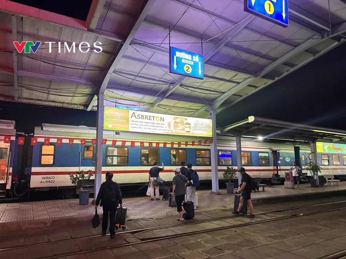 Khánh Hòa: Nâng cao chất lượng phục vụ khách du lịch tại ga Nha Trang và ga Tháp Chàm- Ảnh 2. Khánh Hòa: Nâng cao chất lượng phục vụ khách du lịch tại ga Nha Trang và ga Tháp Chàm- Ảnh 2.