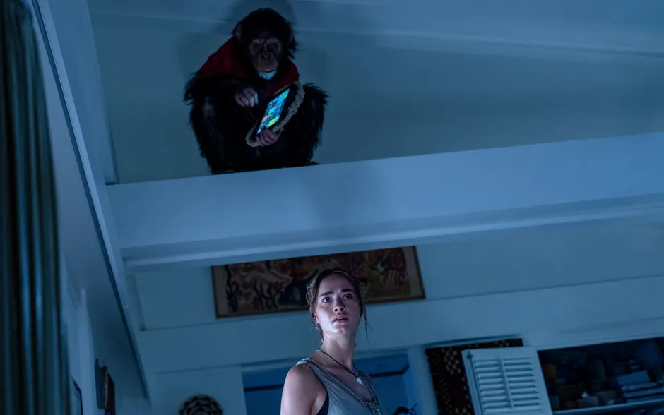 Linh trưởng là bom tấn sinh tồn nghẹt thở lấy bối cảnh biệt thự ven biển Hawaii