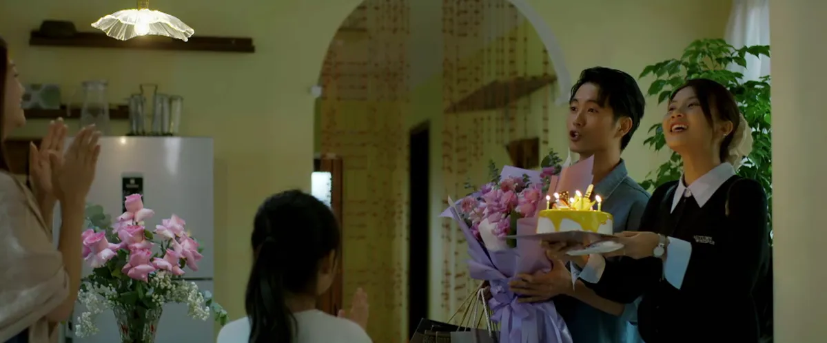 Gia đ&igrave;nh tr&aacute;i dấu - Tập 23: Con ri&ecirc;ng của chồng tội nghiệp lại hiểu chuyện, khiến b&agrave; &Aacute;nh ng&agrave;y c&agrave;ng thương - Ảnh 9.