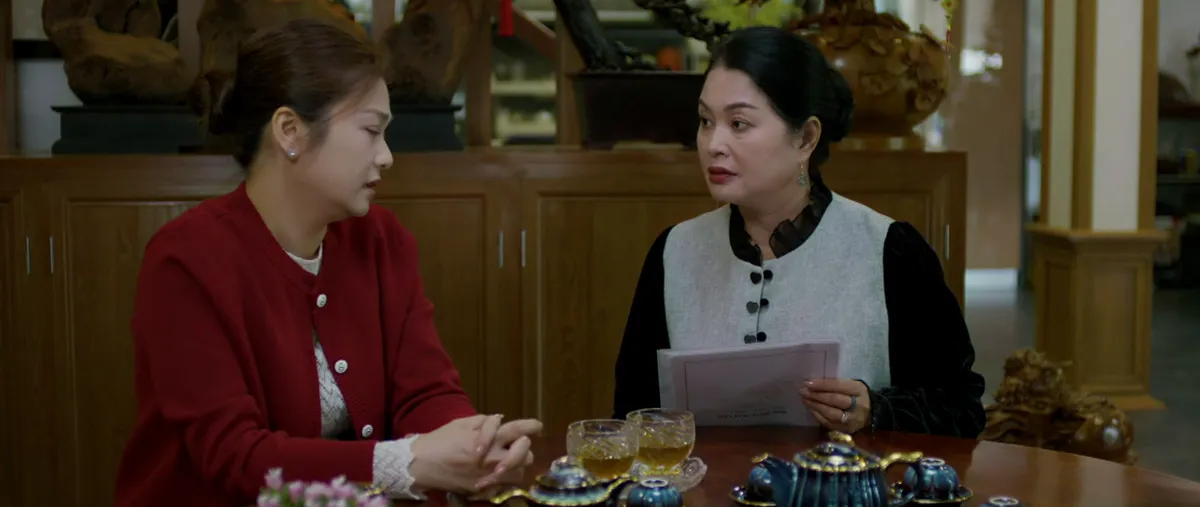 Gia đ&igrave;nh tr&aacute;i dấu - Tập 24: Bữa tiệc đẫm nước mắt của 3 mẹ con 'ăn mừng' mẹ ch&iacute;nh thức ly h&ocirc;n - Ảnh 5.