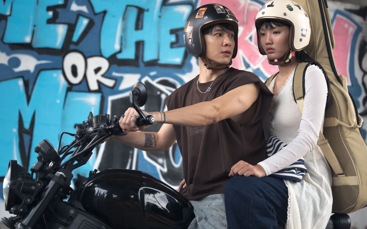 Trường Giang lần đầu kết hợp Anh Tú ATUS trong phim “Nhà ba tôi một phòng”- Ảnh 3. Trường Giang lần đầu kết hợp Anh Tú ATUS trong phim “Nhà ba tôi một phòng”- Ảnh 3.