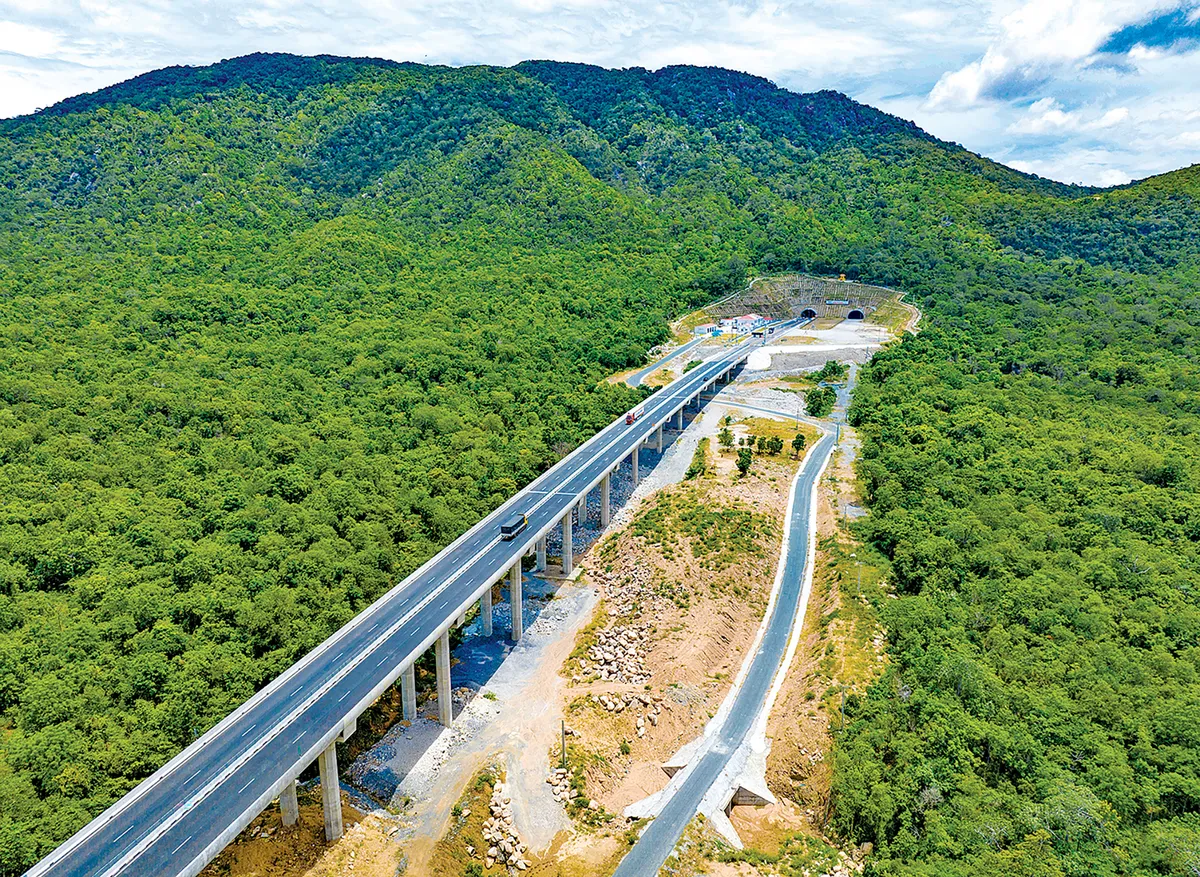 Việt Nam c&aacute;n mốc 3.000 km cao tốc: Kỳ t&iacute;ch hạ tầng sau hơn 20 năm - Ảnh 1.