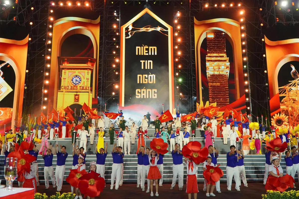 Chương trình nghệ thuật “Ánh sáng niềm tin và khát vọng” chào mừng thành công Đại hội XIV của Đảng - Ảnh 3.