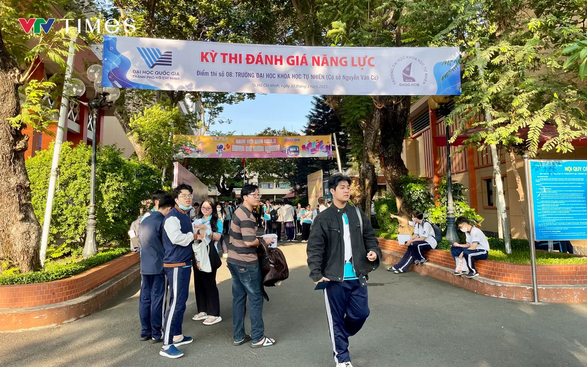 Thí sinh tham dự kỳ thi Đánh giá Năng lực của Đại học Quốc gia TP Hồ Chí Minh (Ảnh: Hoàng Hường)