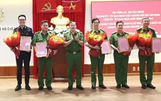 Hải quan TP HCM thu giữ 130 kg ma t&uacute;y, đ&aacute;nh sập đường d&acirc;y từ &ldquo;Tam gi&aacute;c v&agrave;ng&rdquo;- Ảnh 1.