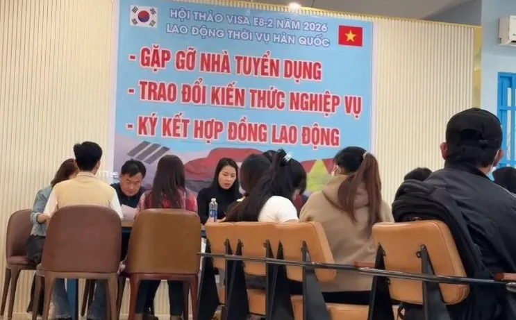 Phát hiện 4 công dân Hàn Quốc tổ chức tuyển dụng lao động trái phép tại Cần Thơ- Ảnh 1. Phát hiện 4 công dân Hàn Quốc tổ chức tuyển dụng lao động trái phép tại Cần Thơ- Ảnh 1.