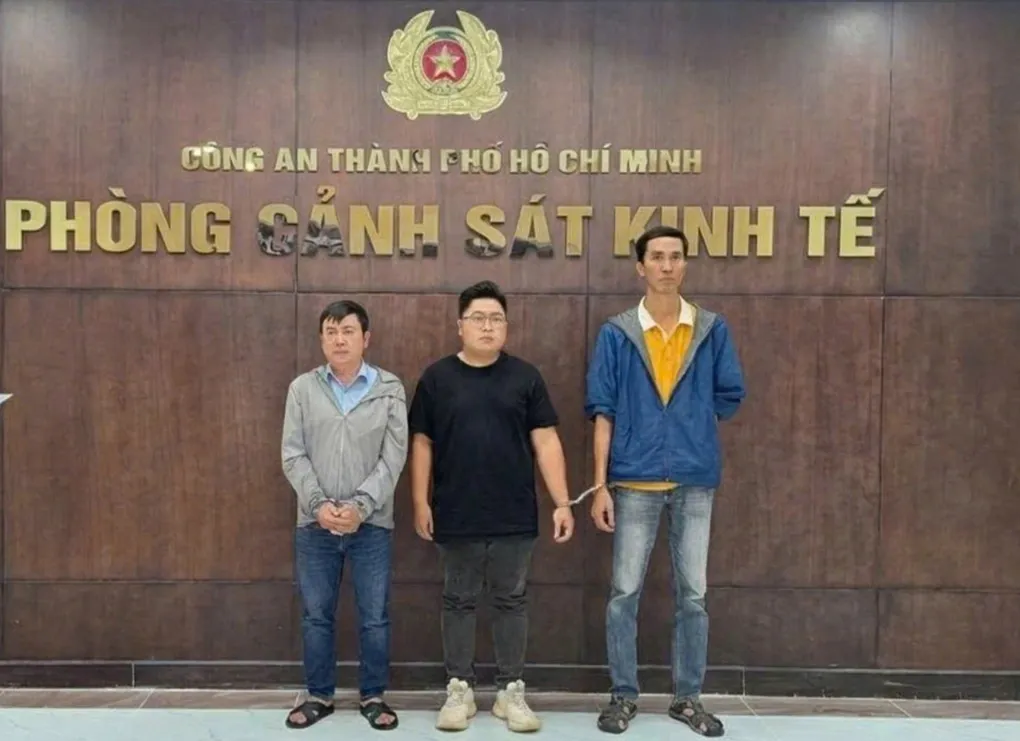 Khởi tố 3 nh&acirc;n vi&ecirc;n Trung t&acirc;m Hỏa t&aacute;ng B&igrave;nh Hưng H&ograve;a trục lợi trong cao điểm dịch Covid-19- Ảnh 1.