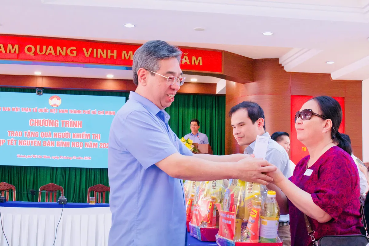 TP Hồ Chí Minh tổ chức loạt chương trình chào mừng thành công Đại hội lần thứ XIV - Ảnh 3.