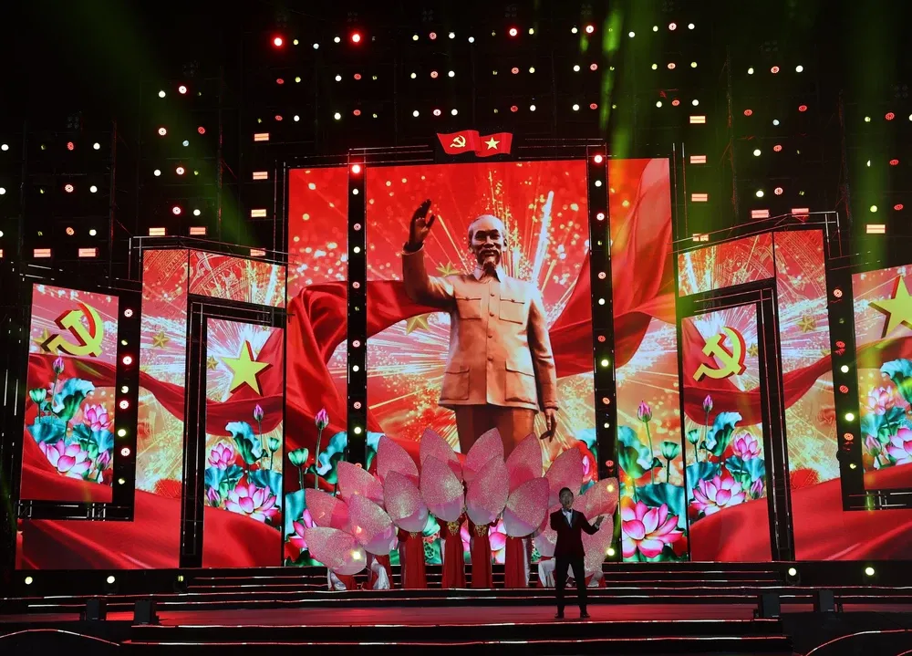 TP Hồ Chí Minh tổ chức loạt chương trình chào mừng thành công Đại hội lần thứ XIV - Ảnh 1.