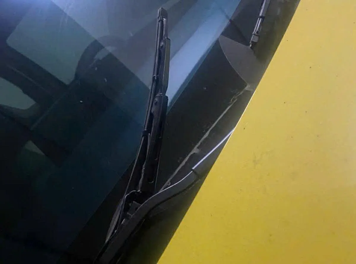 Công an vào cuộc vụ hàng loạt ô tô của cư dân chung cư Gemek 1 bị phá hoại - Ảnh 1.