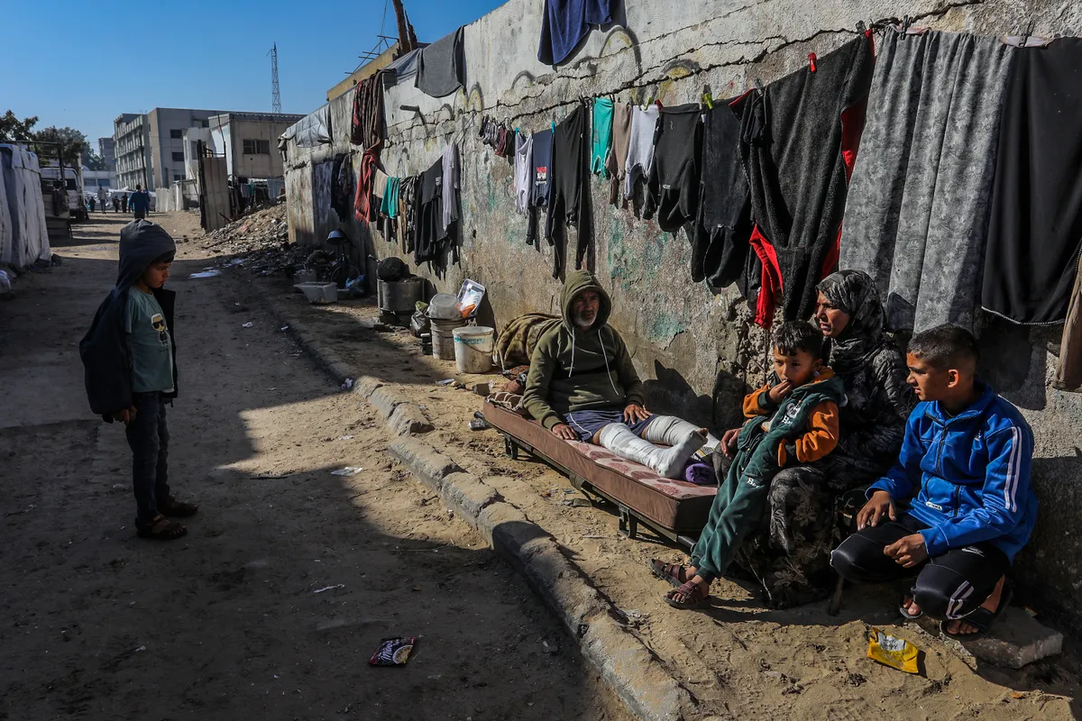 Mở lại cửa khẩu Rafah ở Gaza "theo cả hai chiều" v&agrave;o tuần tới  - Ảnh 1.