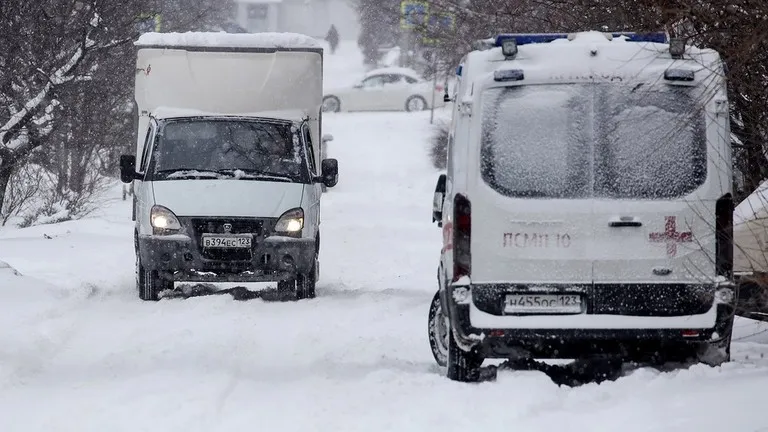 Ukraine kh&ocirc;ng k&iacute;ch kho chứa dầu ở Krasnodar (Nga) khiến 3 người thiệt mạng  - Ảnh 1.