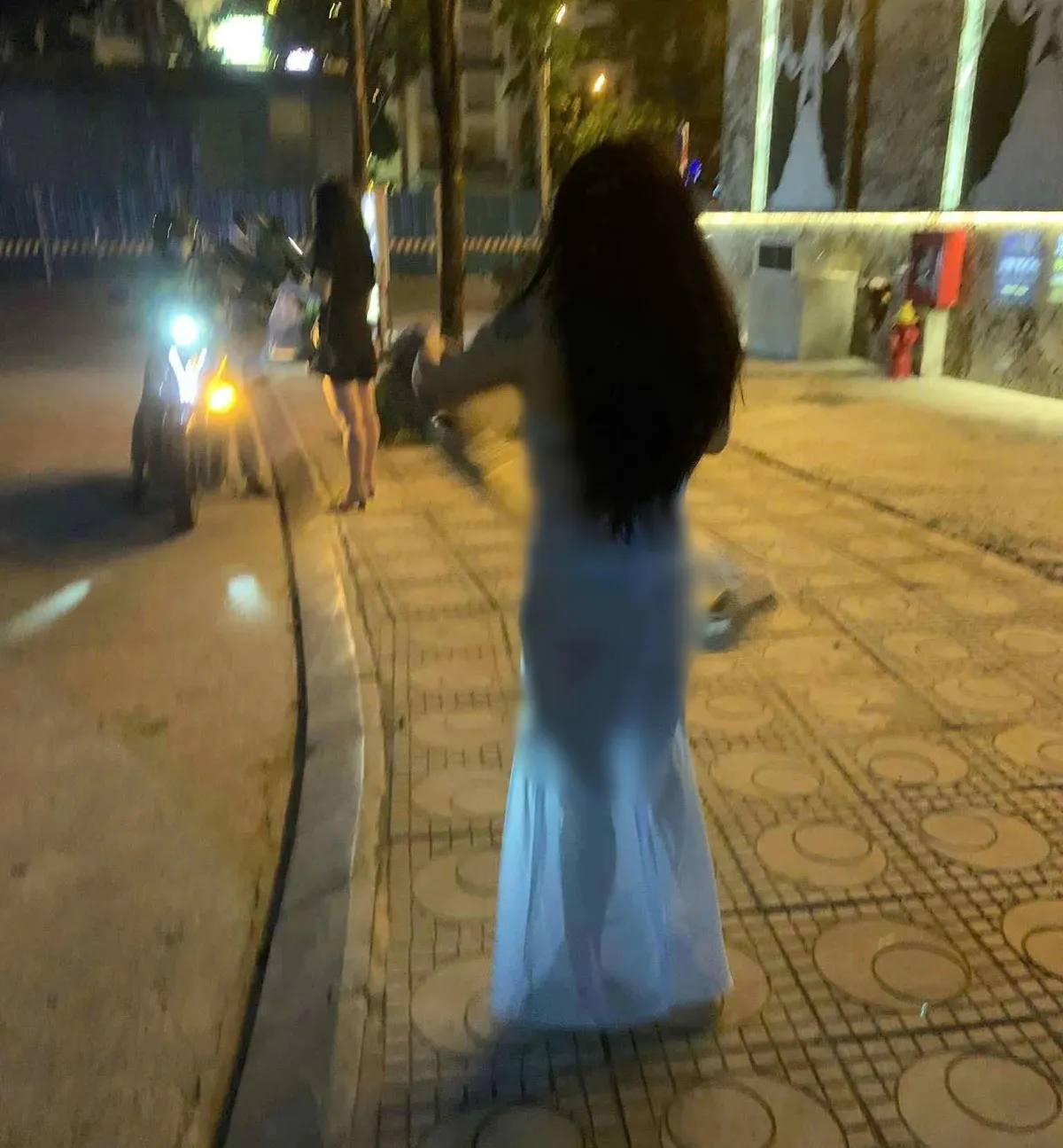 Công an vào cuộc vụ hàng loạt ô tô của cư dân chung cư Gemek 1 bị phá hoại - Ảnh 5.