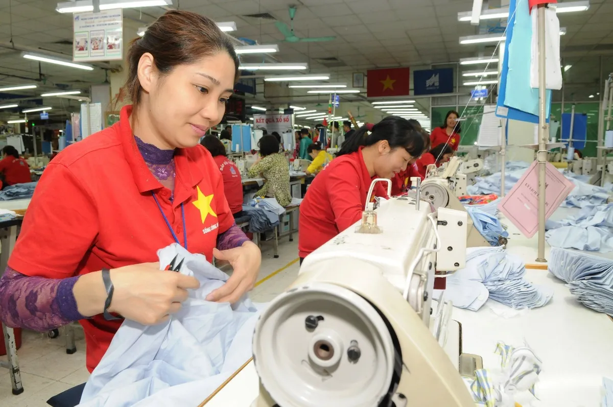 Khơi thông điểm nghẽn thể chế và hành động quyết liệt vì môi trường kinh doanh bền vững- Ảnh 1. Khơi thông điểm nghẽn thể chế và hành động quyết liệt vì môi trường kinh doanh bền vững- Ảnh 1.