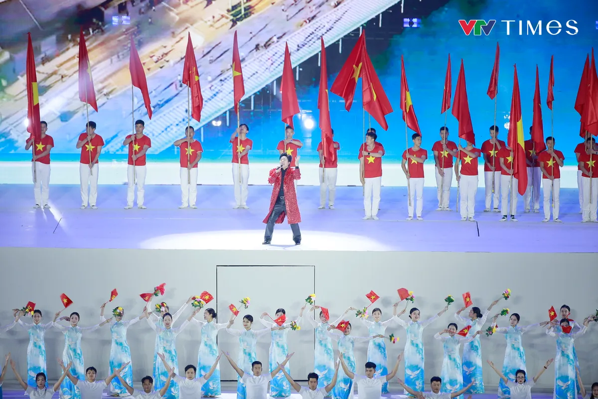 Dưới l&aacute; cờ vẻ vang của Đảng: H&agrave;o h&ugrave;ng bản h&ograve;a ca về niềm tự h&agrave;o d&acirc;n tộc - Ảnh 19.