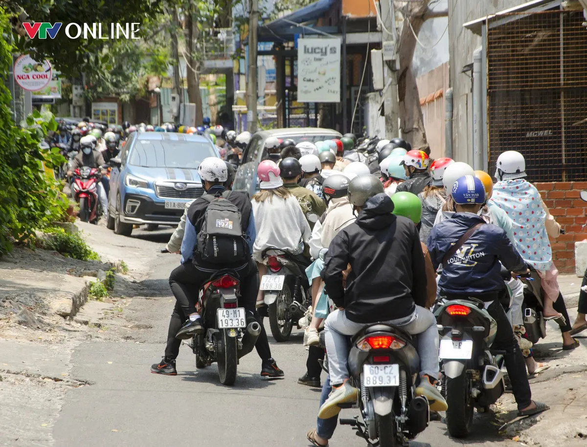 TP Hồ Ch&iacute; Minh: Phường Vũng T&agrave;u đề xuất cấm xe &ocirc; t&ocirc; lưu th&ocirc;ng l&ecirc;n n&uacute;i Lớn - n&uacute;i Nhỏ- Ảnh 1.