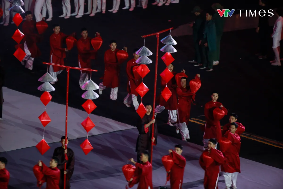 Dưới l&aacute; cờ vẻ vang của Đảng: H&agrave;o h&ugrave;ng bản h&ograve;a ca về niềm tự h&agrave;o d&acirc;n tộc - Ảnh 17.