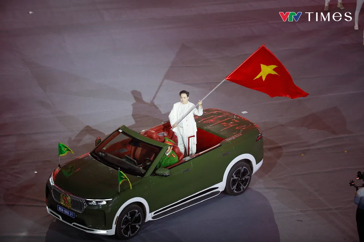 Dưới l&aacute; cờ vẻ vang của Đảng: H&agrave;o h&ugrave;ng bản h&ograve;a ca về niềm tự h&agrave;o d&acirc;n tộc - Ảnh 15.