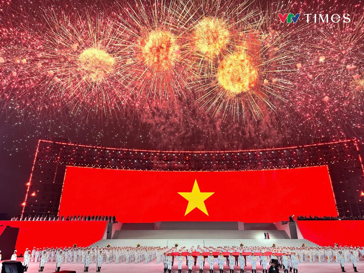 Dưới l&aacute; cờ vẻ vang của Đảng: H&agrave;o h&ugrave;ng bản h&ograve;a ca về niềm tự h&agrave;o d&acirc;n tộc - Ảnh 5.