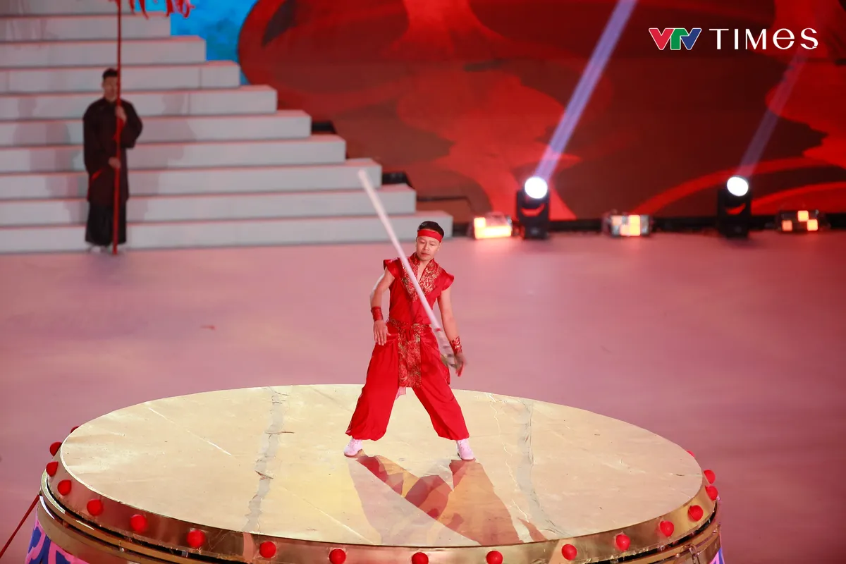 Dưới l&aacute; cờ vẻ vang của Đảng: H&agrave;o h&ugrave;ng bản h&ograve;a ca về niềm tự h&agrave;o d&acirc;n tộc - Ảnh 22.