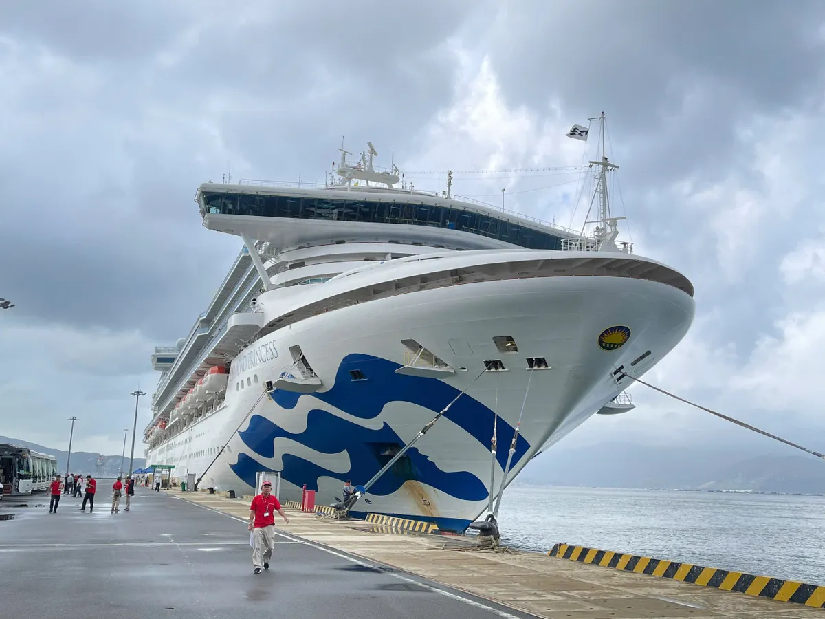 Kh&aacute;nh H&ograve;a: Đ&oacute;n t&agrave;u biển quốc tế Diamond Princess, ph&aacute;t t&iacute;n hiệu khởi sắc cho du lịch t&agrave;u biển Việt Nam - Ảnh 2.