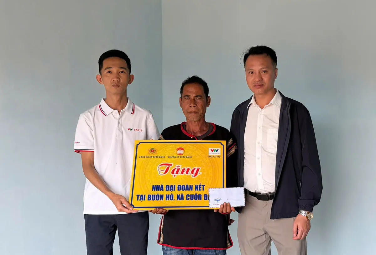 Quỹ Tấm l&ograve;ng Việt trao tặng nh&agrave; mới nh&acirc;n dịp cận Tết Nguy&ecirc;n đ&aacute;n tại Đắk Lắk- Ảnh 2.