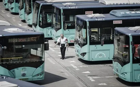 Cuộc đổ bộ của những "cỗ m&aacute;y xanh": Logistics đ&ocirc; thị Việt Nam thay da đổi thịt- Ảnh 1.