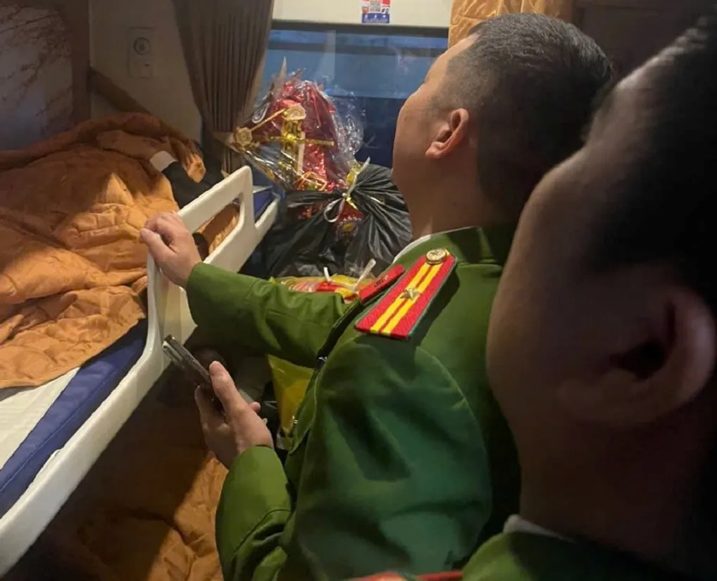 Nghệ An: Công an phường giải cứu cô gái 16 tuổi bị "bắt cóc online" khi đang đi tàu hỏa - Ảnh 1.