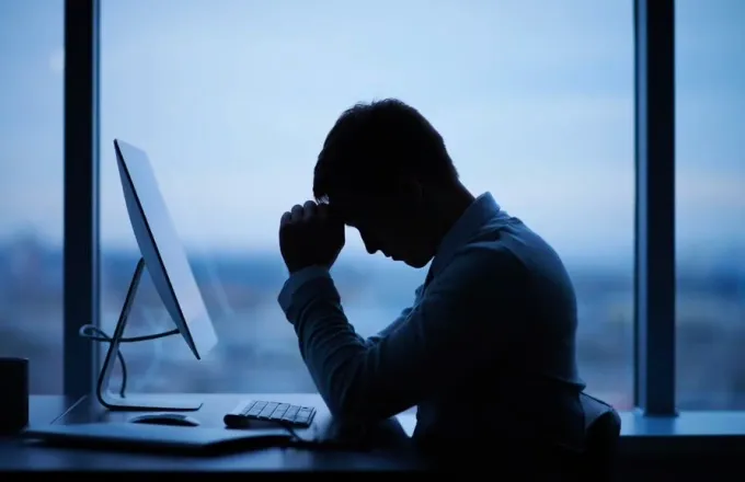 Khi đ&agrave;n &ocirc;ng kh&ocirc;ng kh&oacute;c: Trầm cảm kho&aacute;c &aacute;o giận dữ v&agrave; sự im lặng nguy hiểm- Ảnh 1.