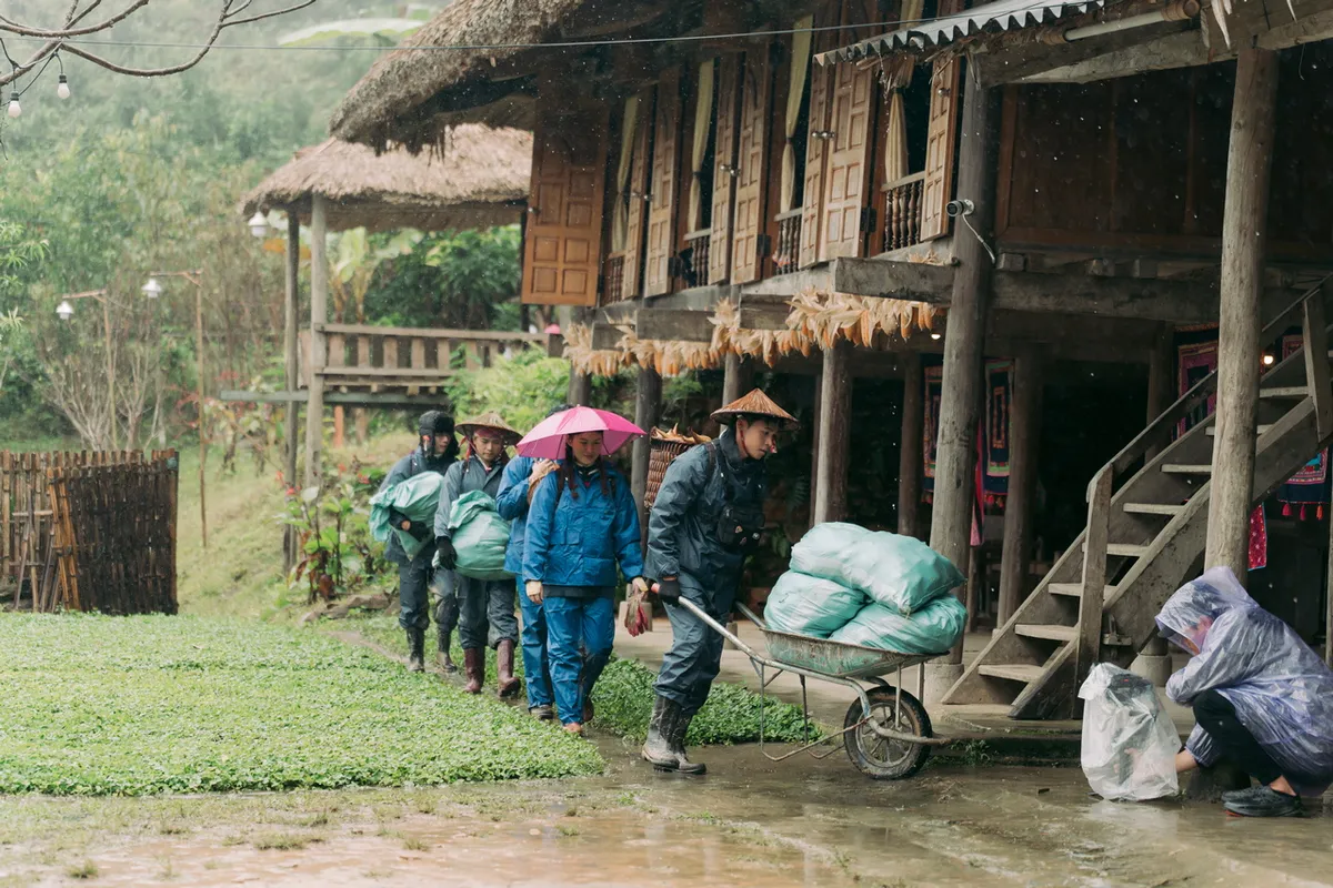 Gia đình Haha tập 17: Nỗi lo lắng khi trở lại bản Liền - Ảnh 3.