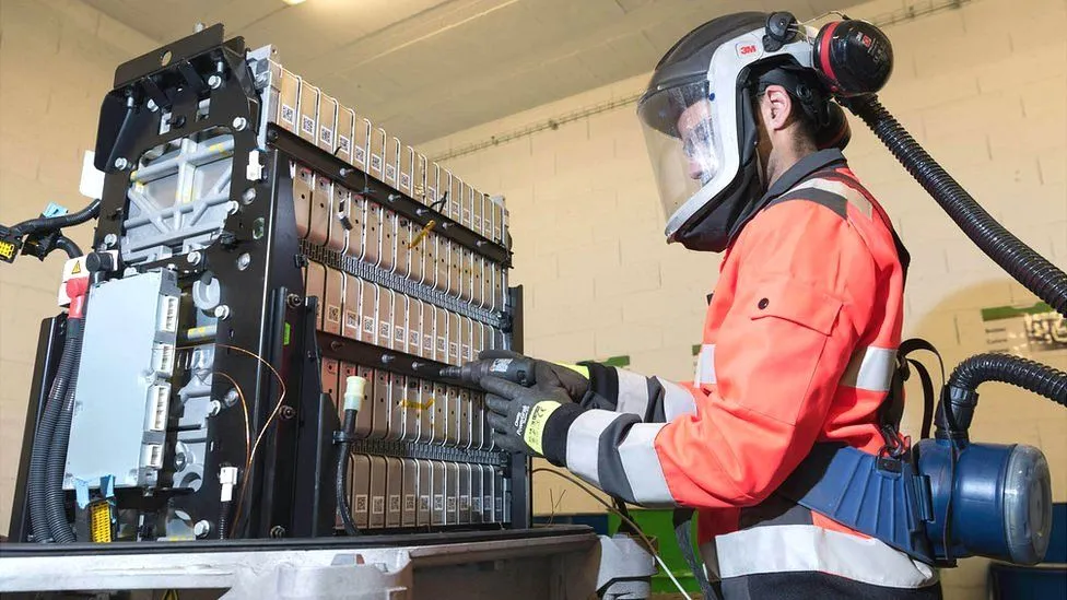 Tái chế pin xe điện: Ngành công nghiệp tỷ đô mới tại Việt Nam trong kỷ nguyên kinh tế tuần hoàn- Ảnh 1. Tái chế pin xe điện: Ngành công nghiệp tỷ đô mới tại Việt Nam trong kỷ nguyên kinh tế tuần hoàn- Ảnh 1.