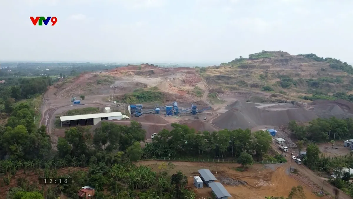 pnhn-2401-3 mỏ đá.jpg