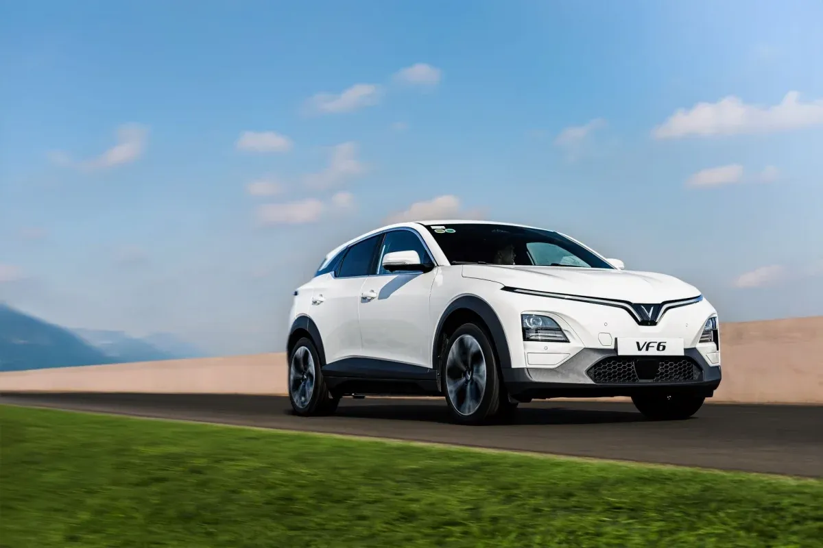 Kỷ nguy&ecirc;n di chuyển mới 2026: 
Xe điện tại Việt Nam - Từ ph&ograve;ng th&iacute; nghiệm ra đến đường trường- Ảnh 1.