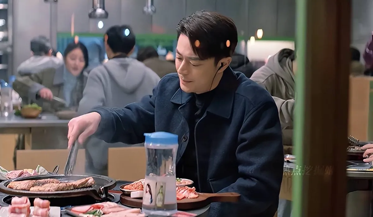 Hoắc Kiến Hoa hào phóng với người hâm mộ - Ảnh 2.