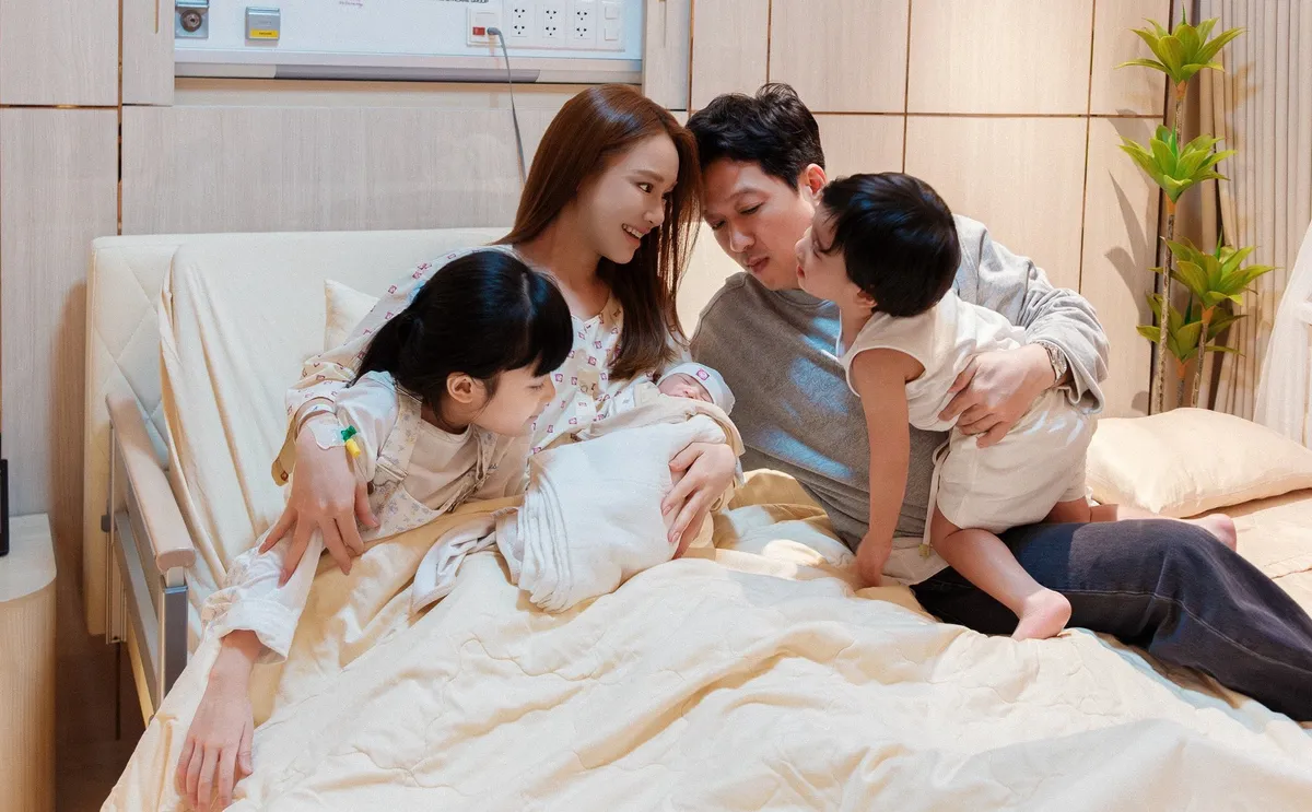 Nh&atilde; Phương - Trường Giang đ&oacute;n con thứ ba ch&agrave;o đời- Ảnh 3.