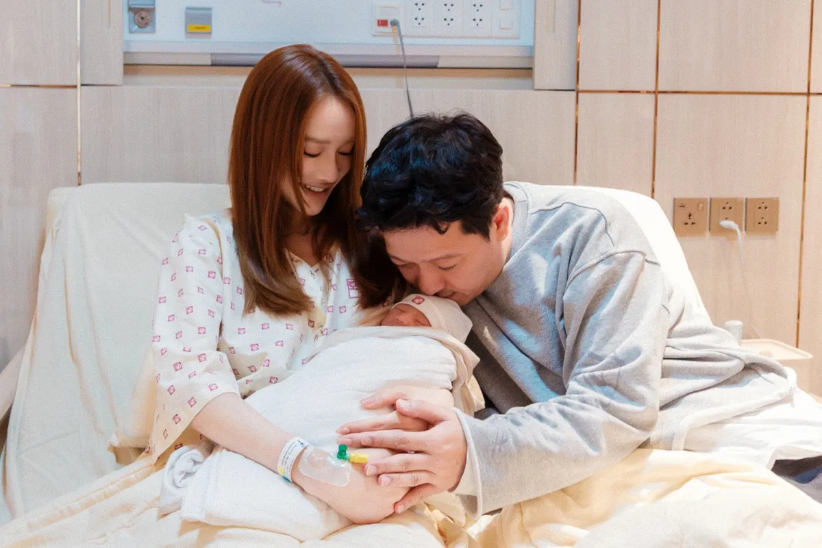 Nh&atilde; Phương - Trường Giang đ&oacute;n con thứ ba ch&agrave;o đời- Ảnh 1.